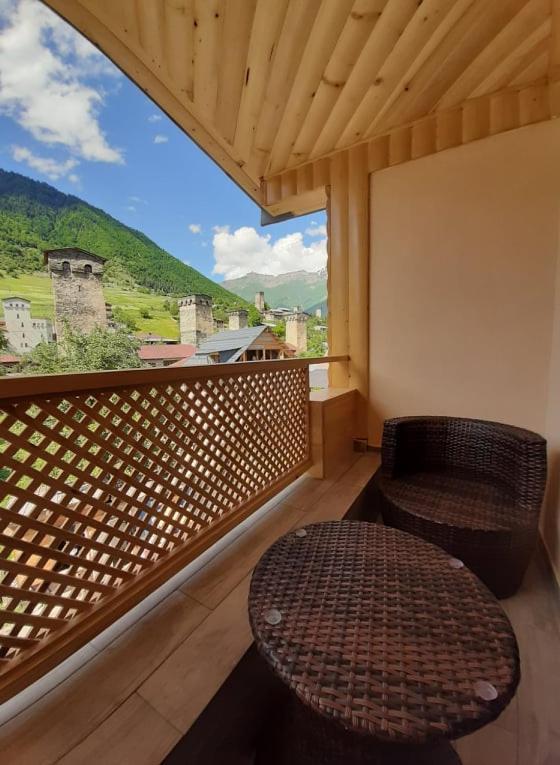 Sanli Hotel Mestia Bagian luar foto