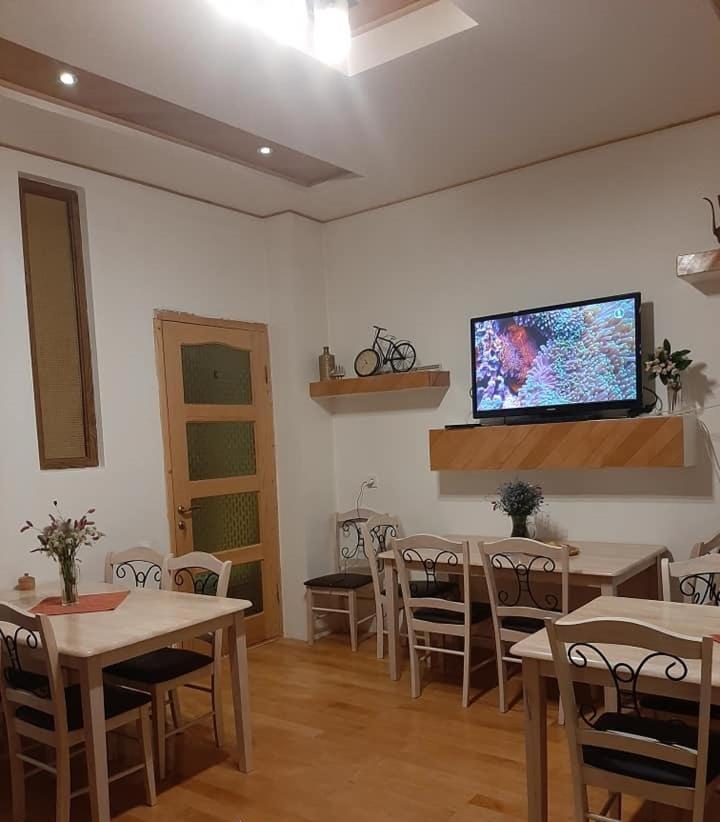 Sanli Hotel Mestia Bagian luar foto