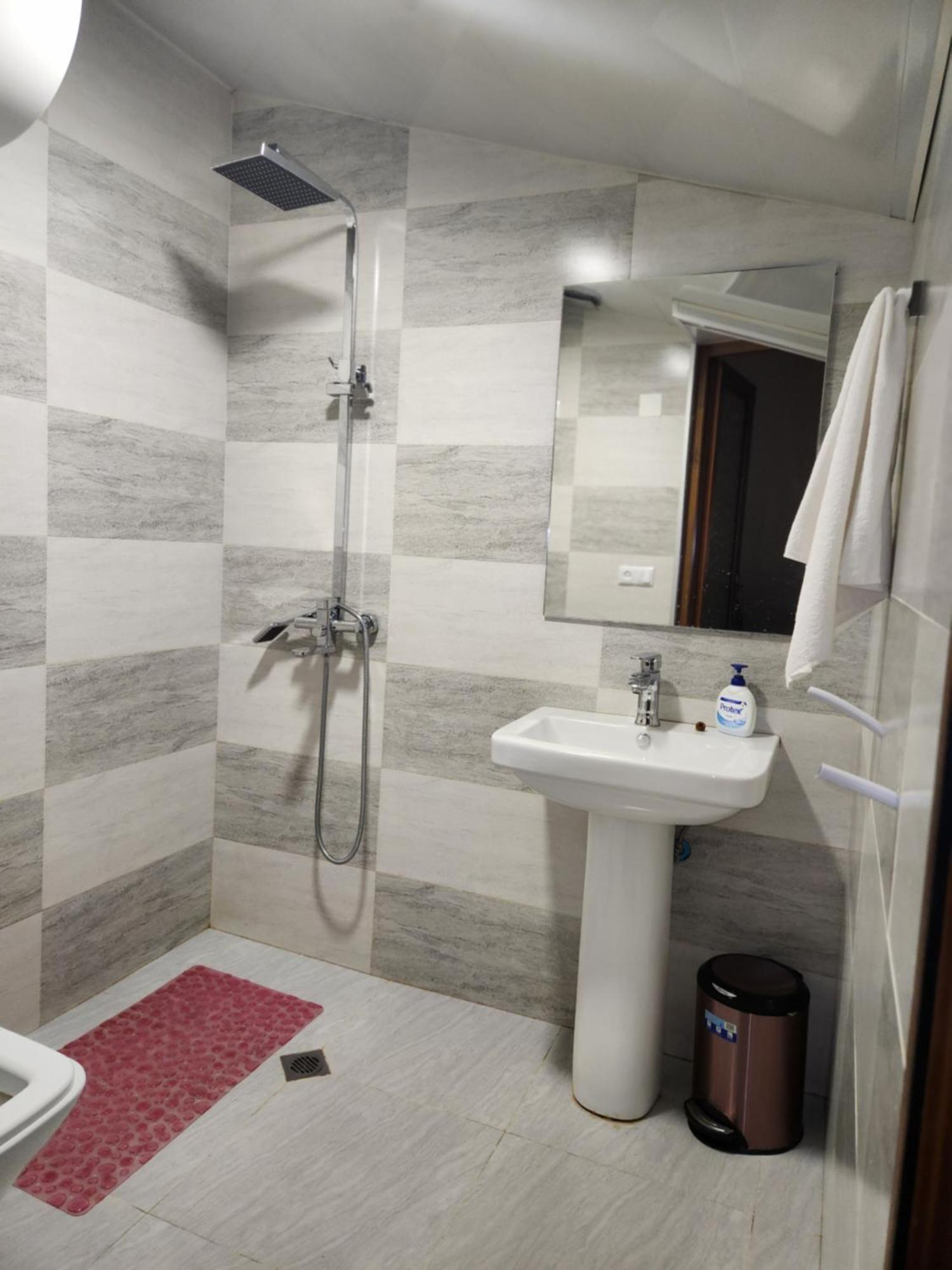 Sanli Hotel Mestia Bagian luar foto