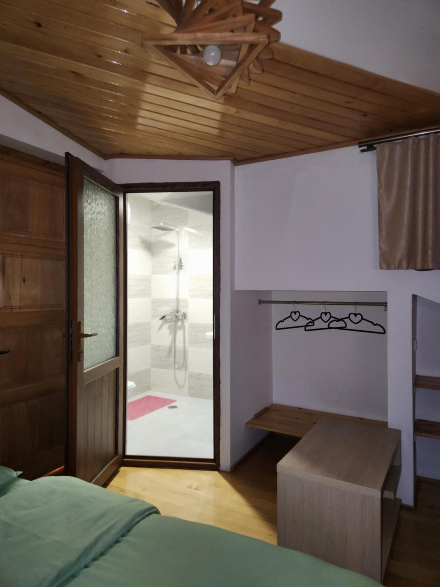 Sanli Hotel Mestia Bagian luar foto