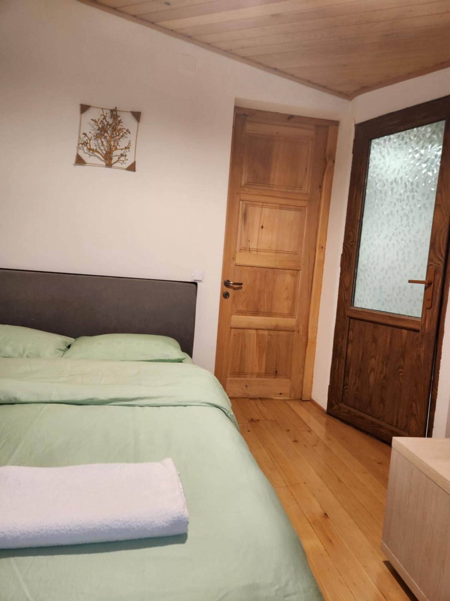 Sanli Hotel Mestia Bagian luar foto