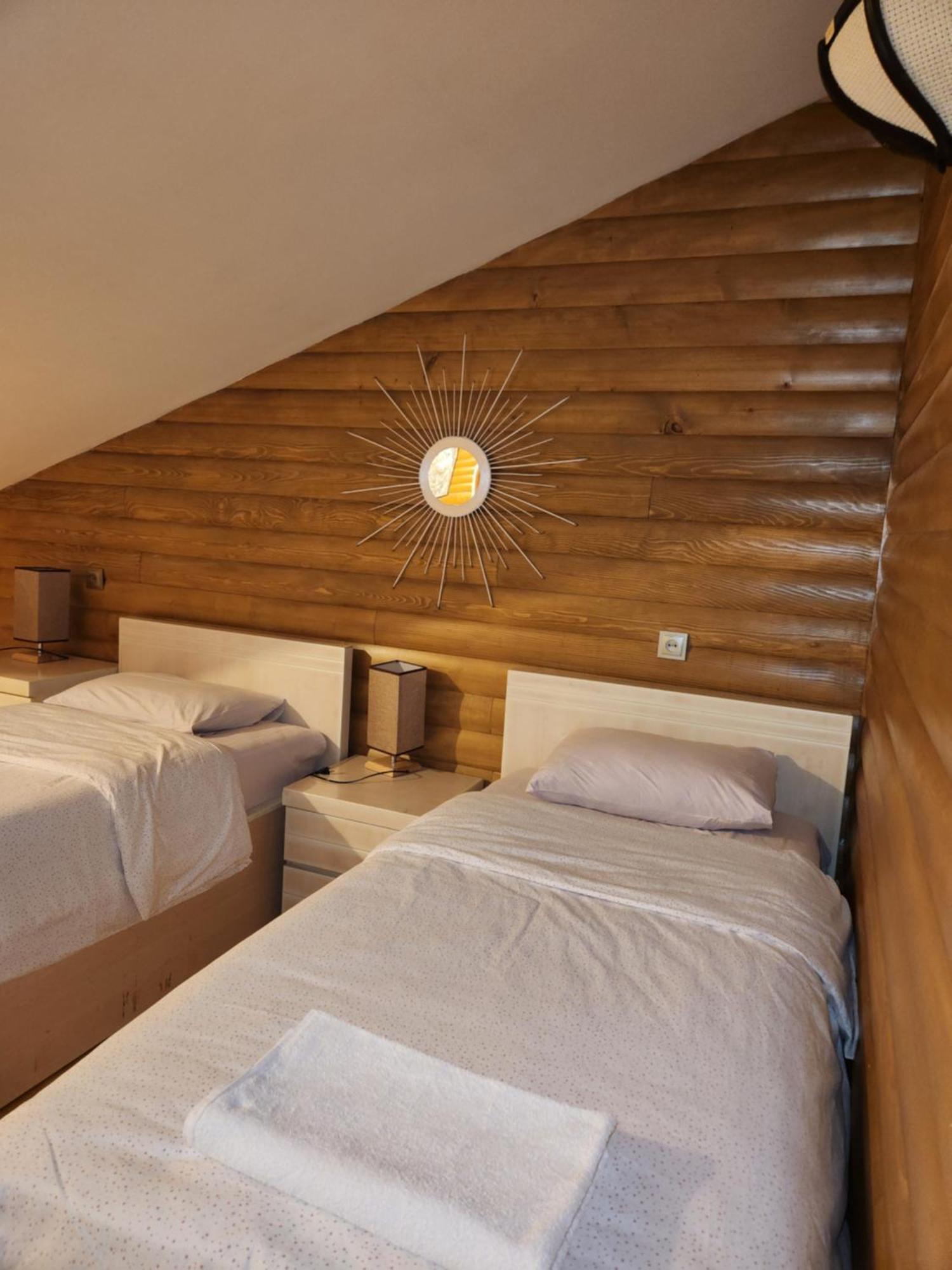 Sanli Hotel Mestia Bagian luar foto