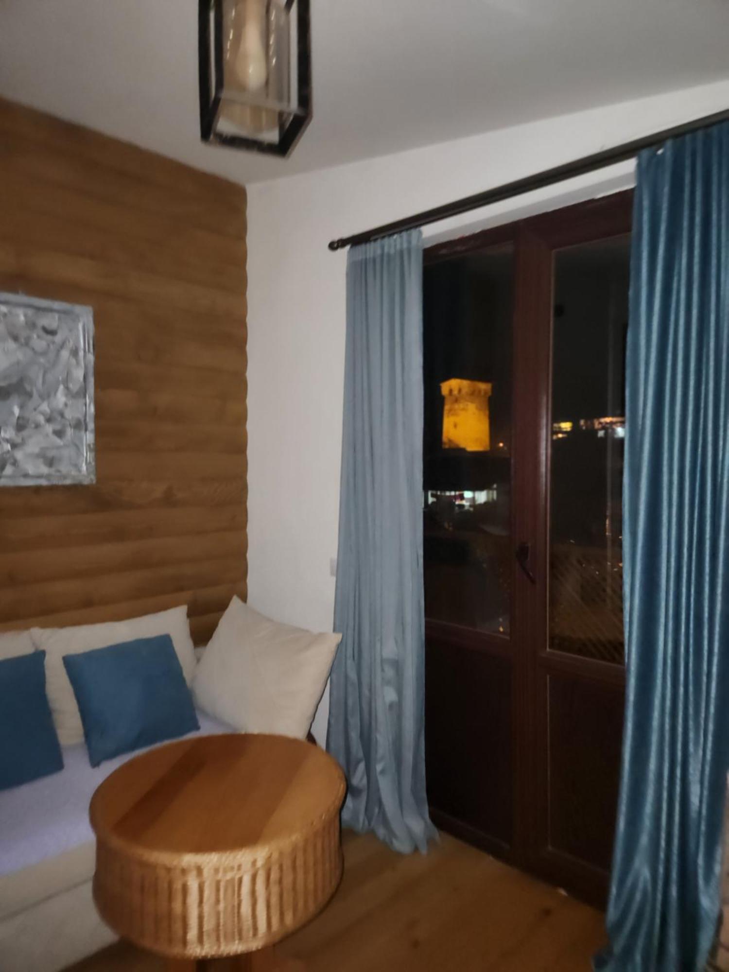 Sanli Hotel Mestia Bagian luar foto