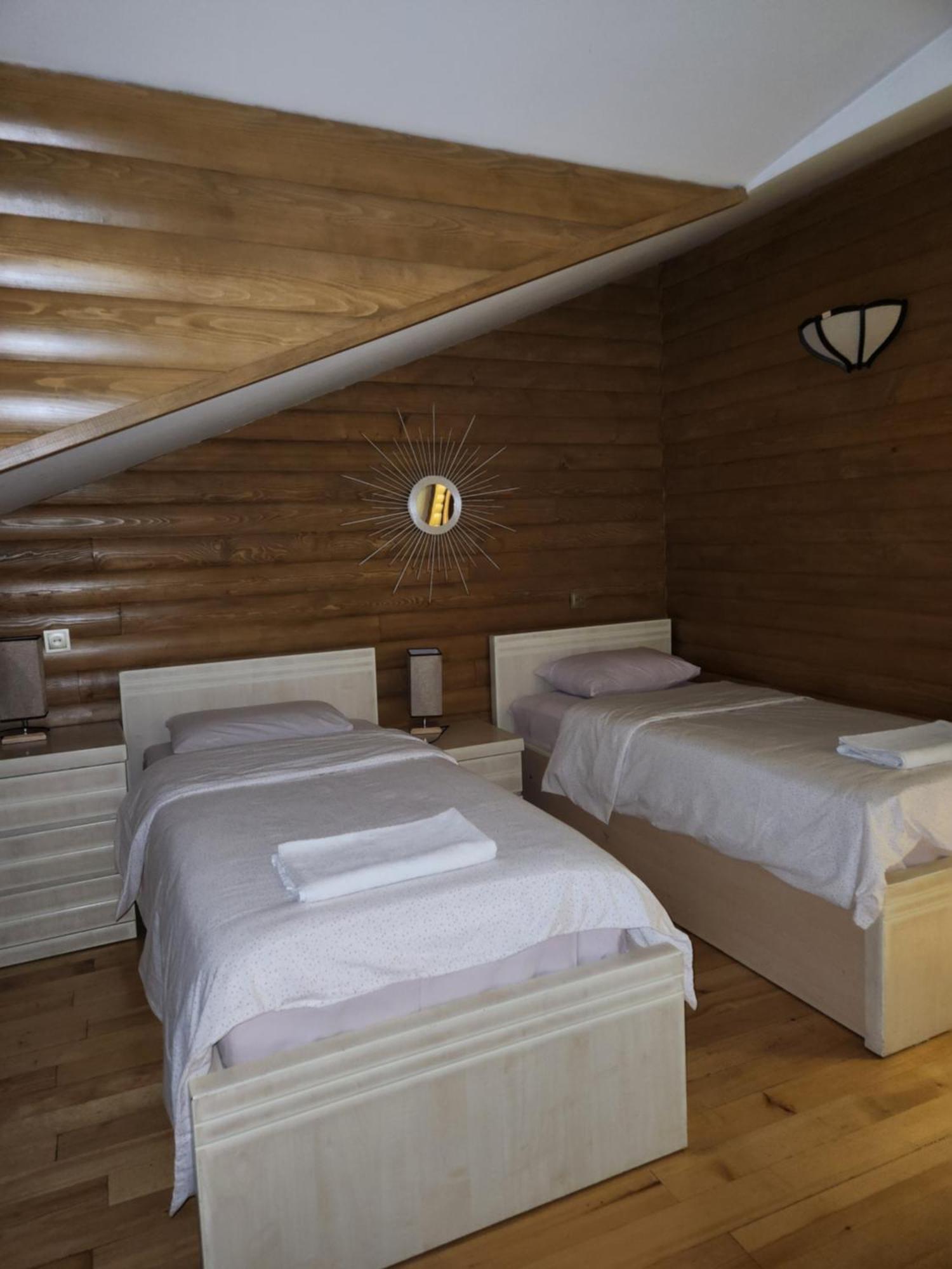 Sanli Hotel Mestia Bagian luar foto